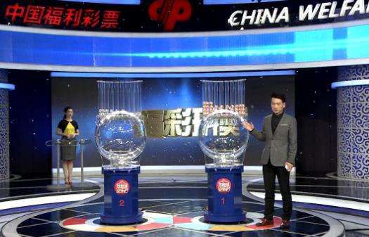 《血钻》:血光之石 2007-01-26 长期以来,在盛产钻石的部分西非国家,反政府武装一直非法开采、销售毛坯钻石和粗加工钻石,以此筹措内战经费。